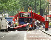 Londres 7.07.2005 bus détruit par  l'explosion d'une charge
